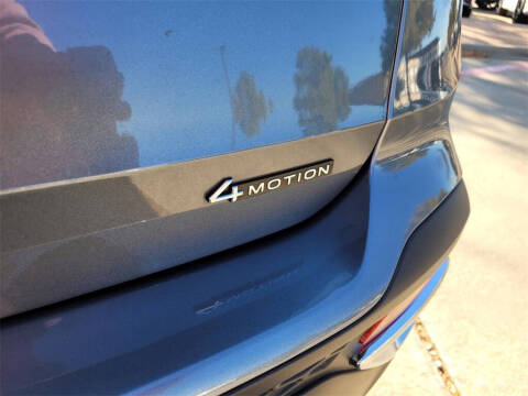 2025 Volkswagen Taos SEL 4Motion