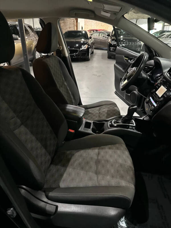 2017 Nissan Rogue Sport SV