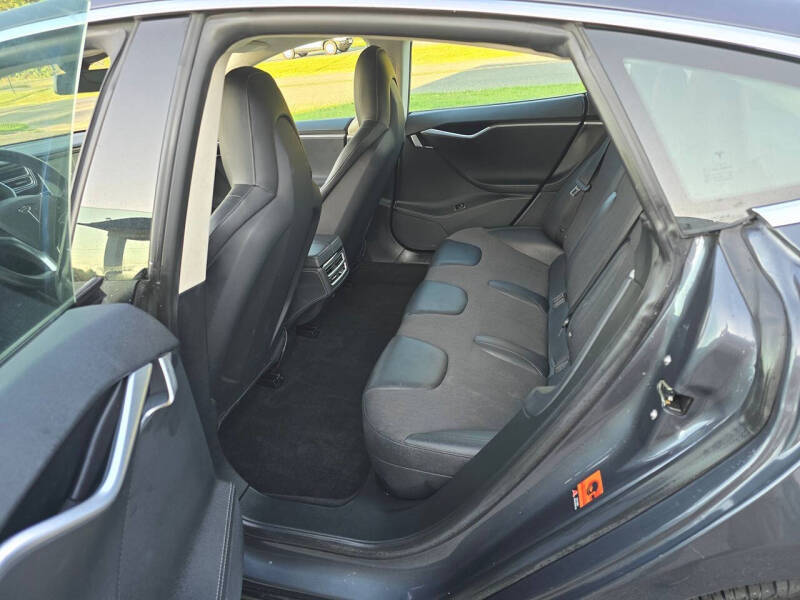 2015 Tesla Model S 70D