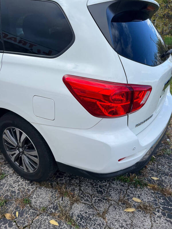 2017 Nissan Pathfinder SL