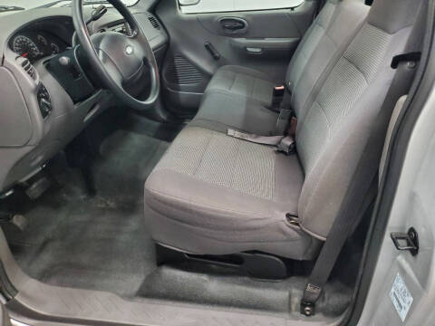 2004 Ford F-150 Heritage XL