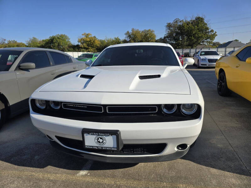 2019 Dodge Challenger SXT's photo