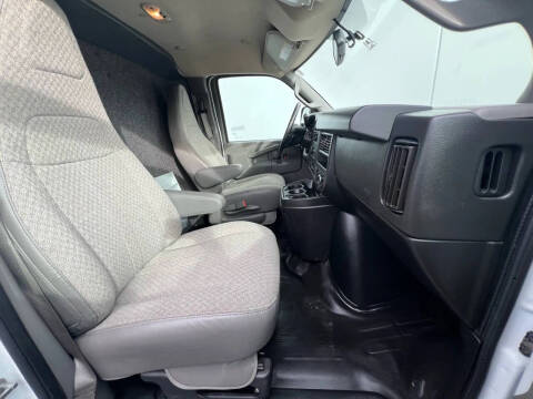 2022 Chevrolet Express 3500