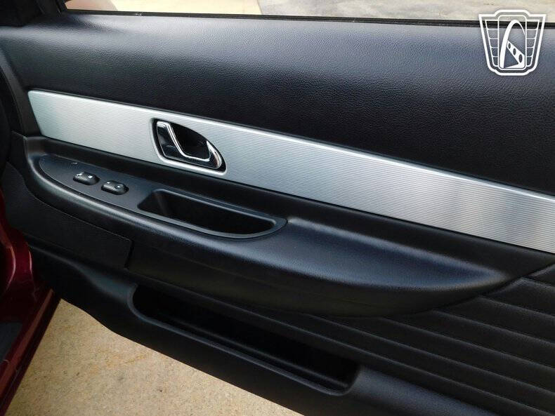 2004 Ford Thunderbird Deluxe