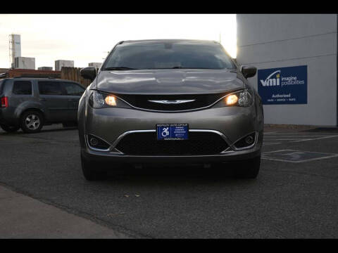 2017 Chrysler Pacifica Touring