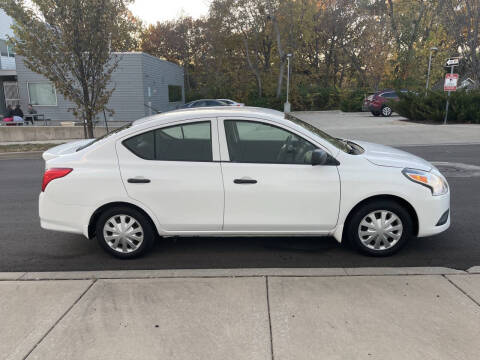 2015 Nissan Versa 1.6 S Plus