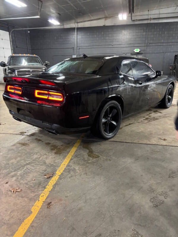 2016 Dodge Challenger R/T Plus