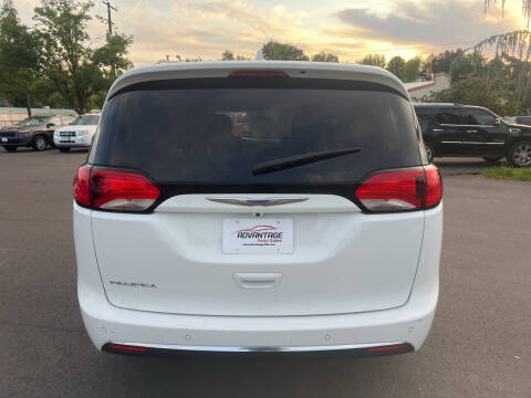 2020 Chrysler Pacifica Touring L