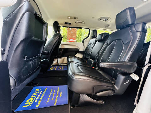 2017 Chrysler Pacifica Touring-L Plus