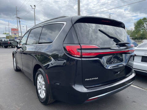 2022 Chrysler Pacifica Touring L