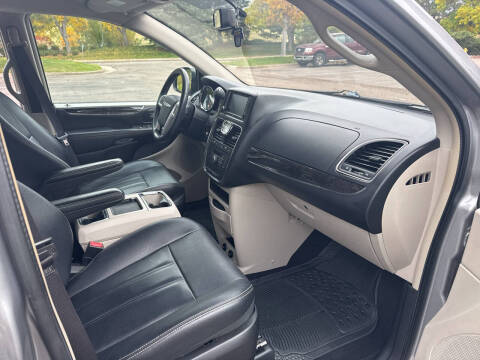 2015 Chrysler Town and Country Touring