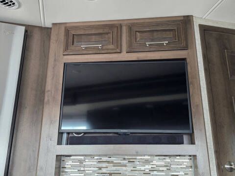 2021 Freightliner S2RV Chassis