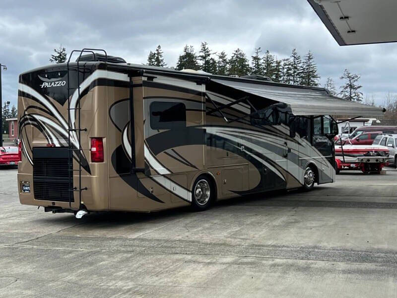 2016 Thor Motor Coach Palazzo for sale at Simple Car Company in Oak Harbor, WA