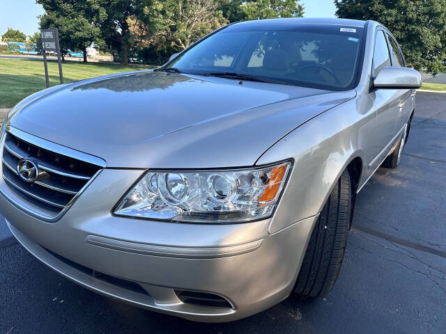 2009 Hyundai SONATA for sale at Genuine Motors in Schaumburg, IL