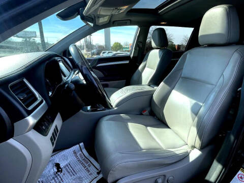 2017 Toyota Highlander SE