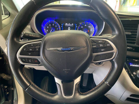 2017 Chrysler Pacifica Touring Plus
