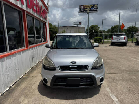 2012 Kia Soul +