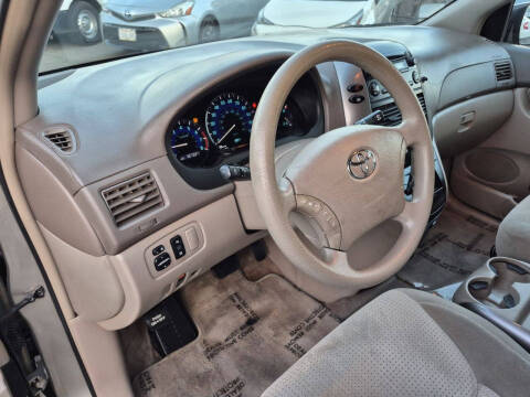 2007 Toyota Sienna LE 7-Passenger