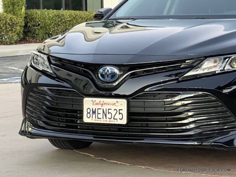 2019 Toyota Camry Hybrid LE