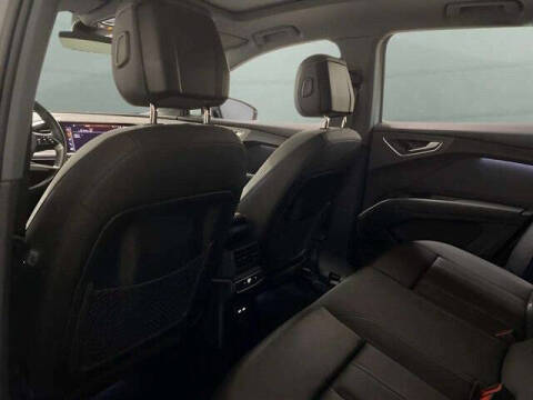 2024 Audi Q4 e-tron quattro Premium 55