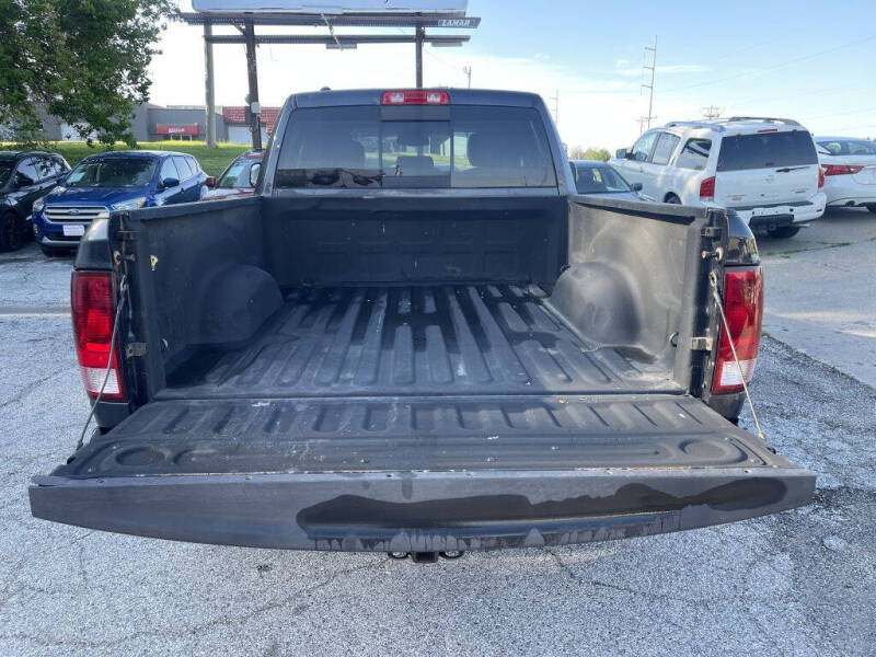 2017 RAM 1500 SLT