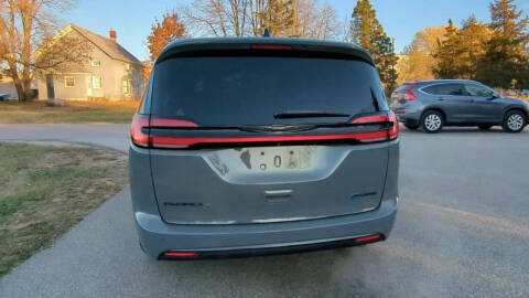 2023 Chrysler Pacifica Plug-In Hybrid Touring L