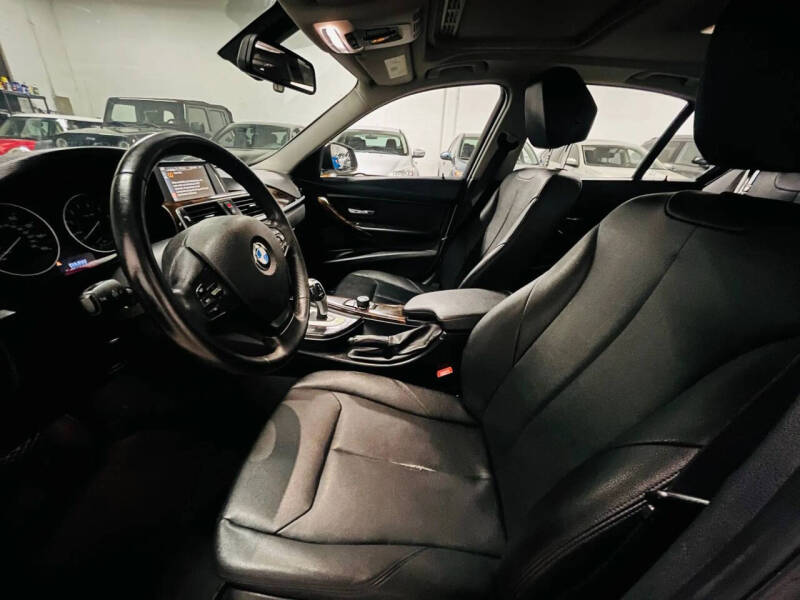 2017 BMW 3 Series 320i xDrive