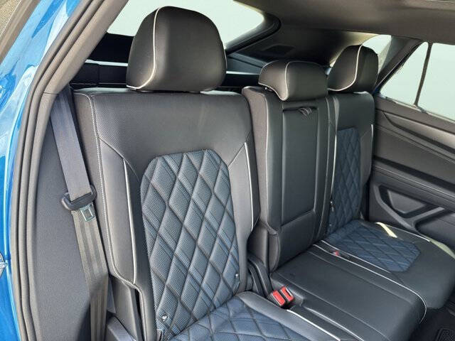 2024 Volkswagen Atlas Cross Sport SEL Premium R-Line 4Motion