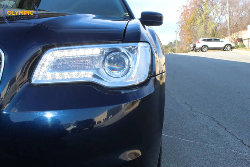 2017 Chrysler 300 Limited