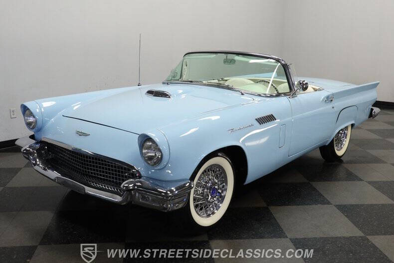 1957 Ford Thunderbird