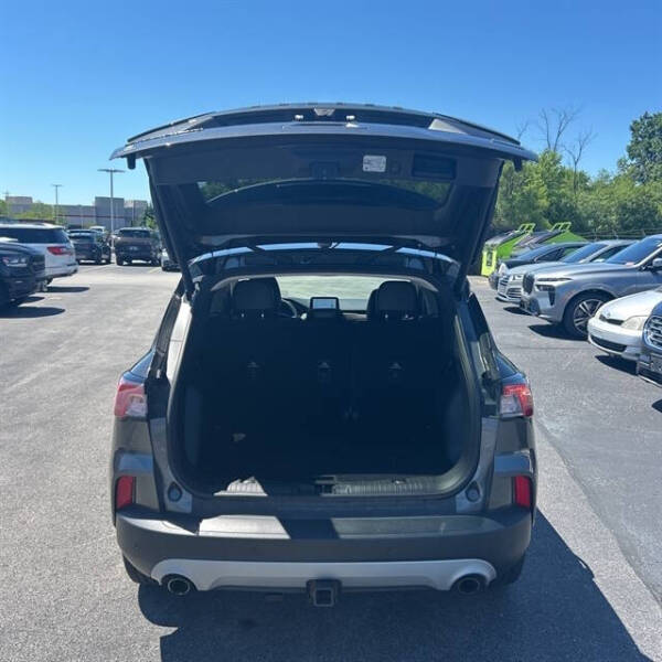 2020 Ford Escape Titanium