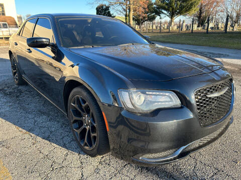 2019 Chrysler 300 for sale at WEELZ in New Castle DE