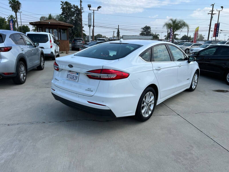 2019 Ford Fusion Hybrid SE photo 6