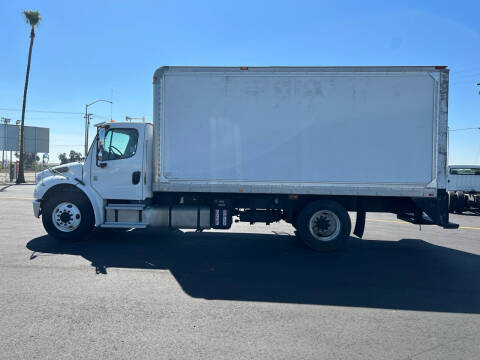 2013 Freightliner M2 106