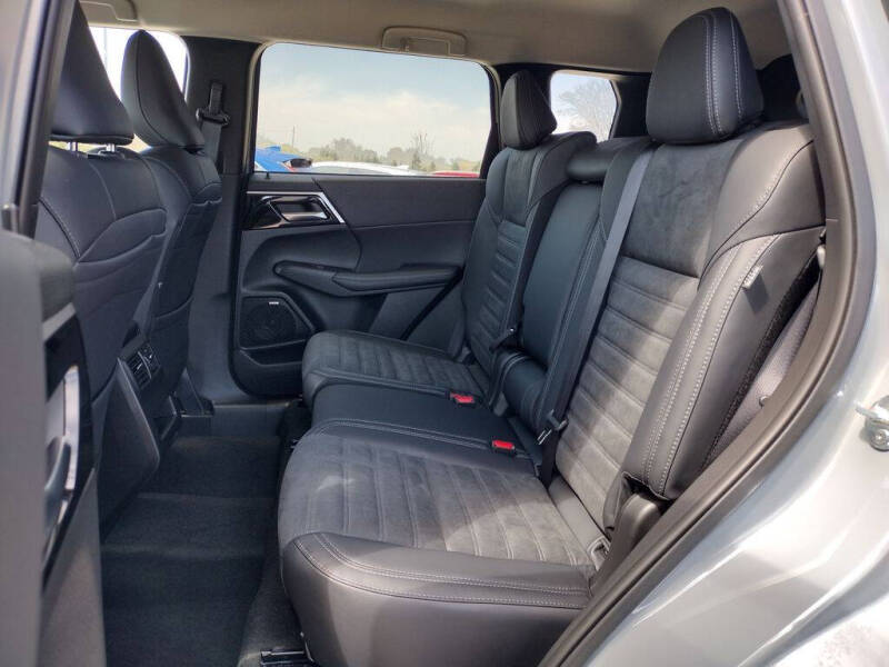 2026 Mitsubishi Outlander SE