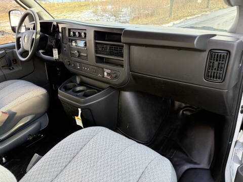2025 Chevrolet Express 2500