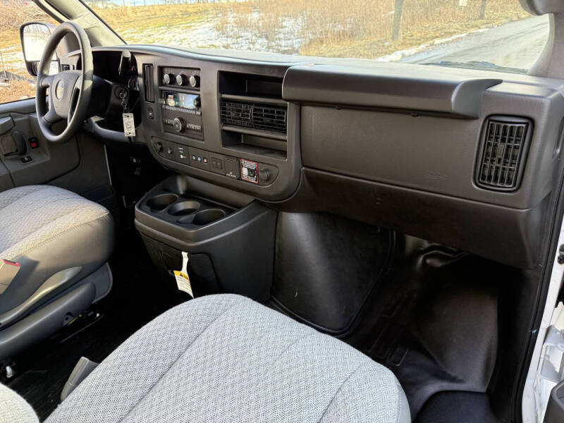 2025 Chevrolet Express 2500