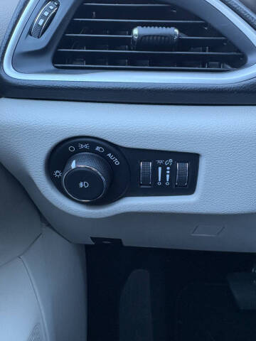 2017 Chrysler Pacifica Touring-L