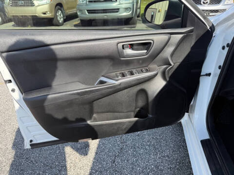 2017 Toyota Camry SE