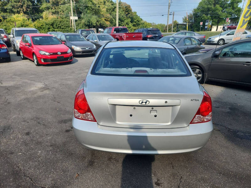 2005 Hyundai Elantra GLS photo 8