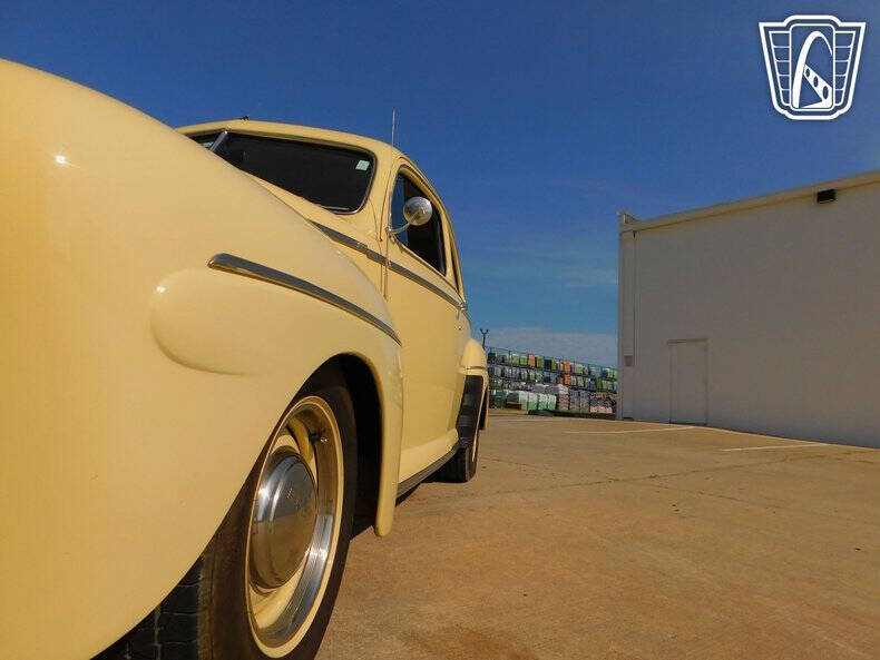 1942 Ford Super Deluxe