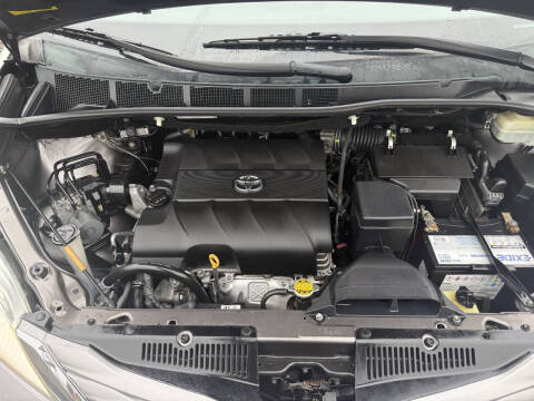 2015 Toyota Sienna XLE Premium 8-Passenger
