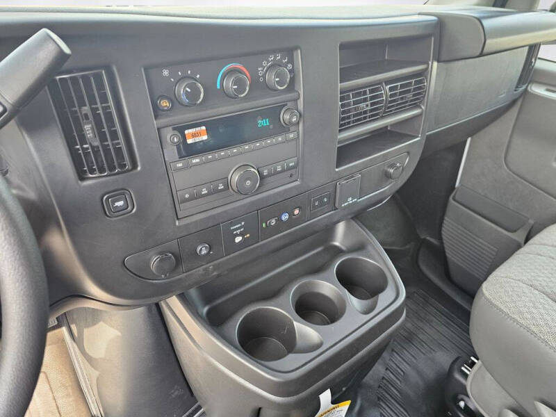 2025 Chevrolet Express 2500