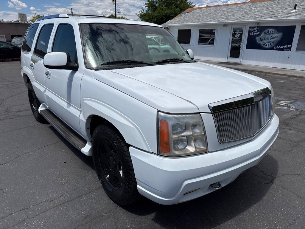 White 2002 Cadillac Escalade Base AWD 4dr SUV 1