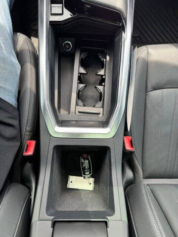 2022 Audi e-tron quattro Premium