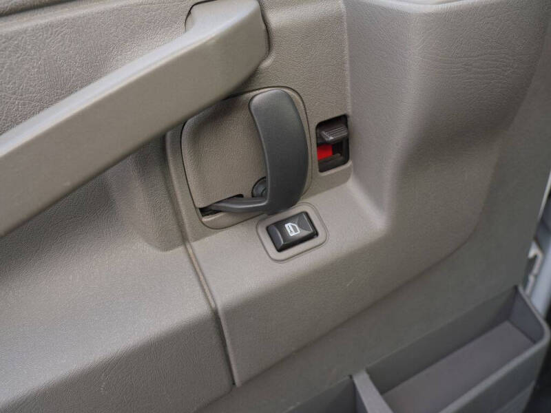 2017 Chevrolet Express LS 2500