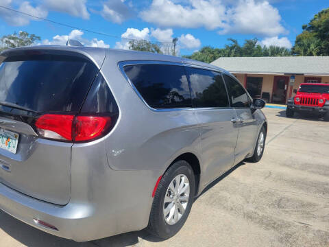 2017 Chrysler Pacifica Touring