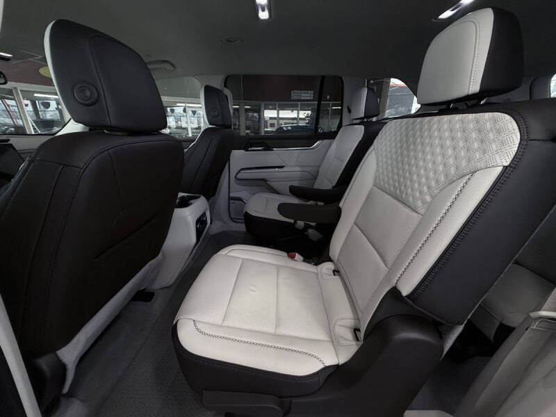 2024 GMC Acadia Denali