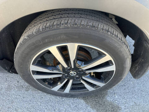 2020 Nissan Kicks SR