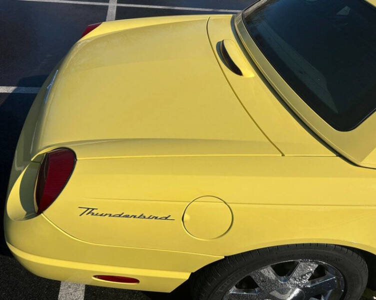 2002 Ford Thunderbird Deluxe